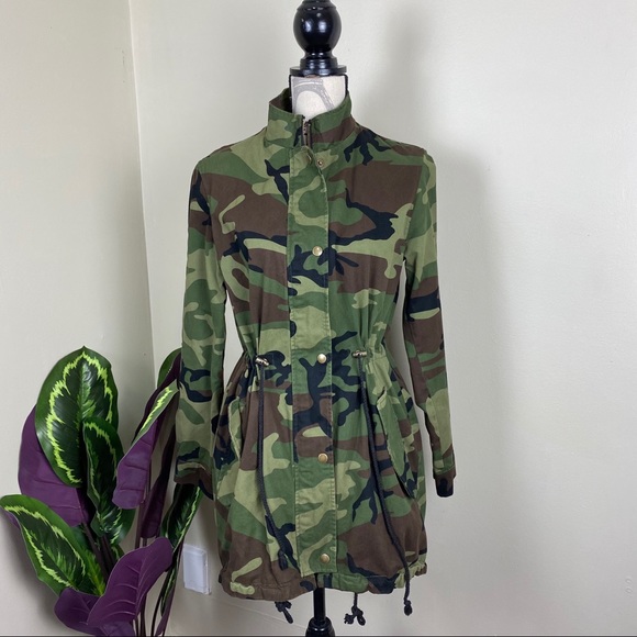 Forever 21 Jackets & Blazers - Forever 21 Camouflage jacket